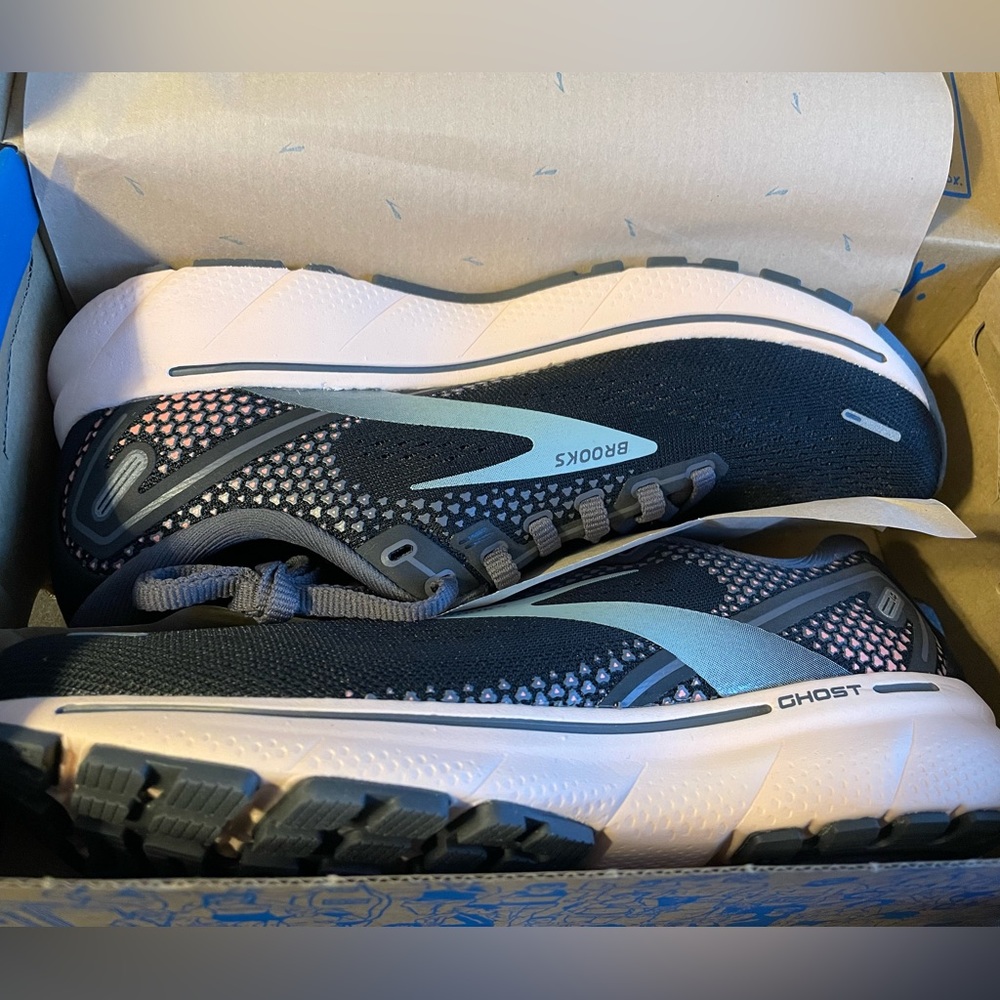 Women’s Brooks Ghost 14 size 7.5 athletic shoes